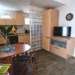 Leitmotiv Ospitality House * בארי